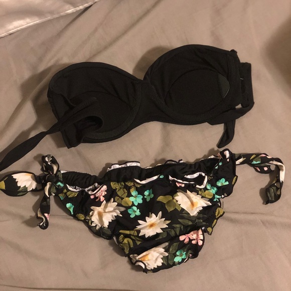 Strapless Black and Floral Push-up Bikini Set - Picture 2 of 4